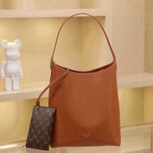 Low Key Hobo Medium Handbag Crafted from supple cowhide leather with clean, understated lines, this piece features a suede lining that exudes contemporary flair, showcasing the brand's masterful craftsmanship. An adjustable shoulder strap is accented with a signature padlock, while ample interior space easily accommodates daily essentials like a laptop. Dimensions: 31.0 x 35.0 x 18.0 cm